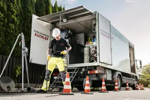 Kundenspezifische Lösungen im Bereich Faulturm-Reinigung Kundenspezifische Lösungen im Bereich Faulturm-Reinigung